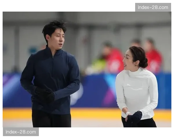 隋文静韩聪复出带伤作战 中国双人滑板凳深度不足